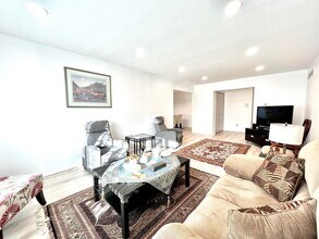 27689 Echo Valley W in Farmington Hills, MI - Building Photo - Building Photo