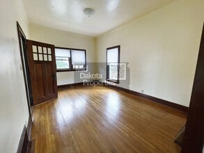 723 W 5th Ave in Mitchell, SD - Building Photo - Building Photo