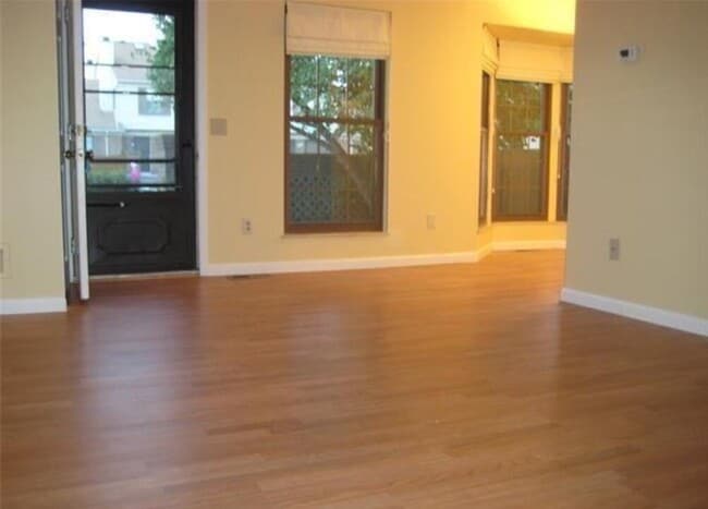 22100 Edgewater in Novi, MI - Building Photo - Building Photo