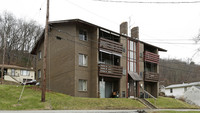 Renzie Park in McKeesport, PA - Foto de edificio - Building Photo