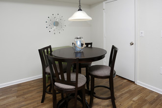 Madelyn Oaks Apartments in Jacksonville, FL - Building Photo - Interior Photo