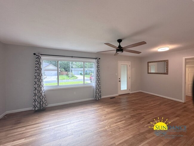 166 Rainbow Dr NW in Fort Walton Beach, FL - Building Photo - Building Photo