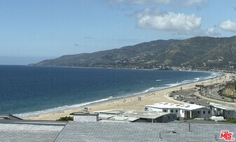 6780 Shearwater Ln in Malibu, CA - Building Photo