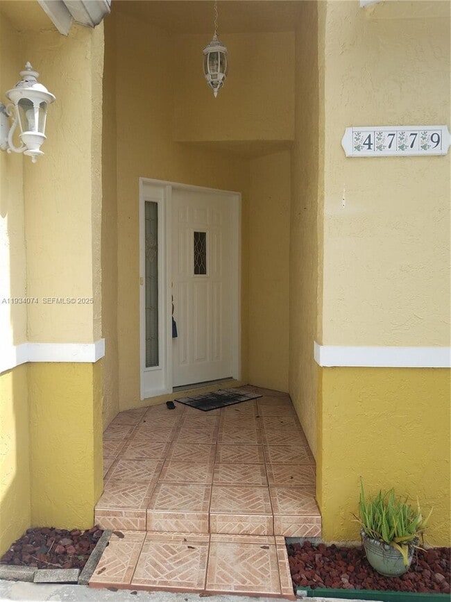 4779 NW 5th Ct in Coconut Creek, FL - Building Photo - Building Photo