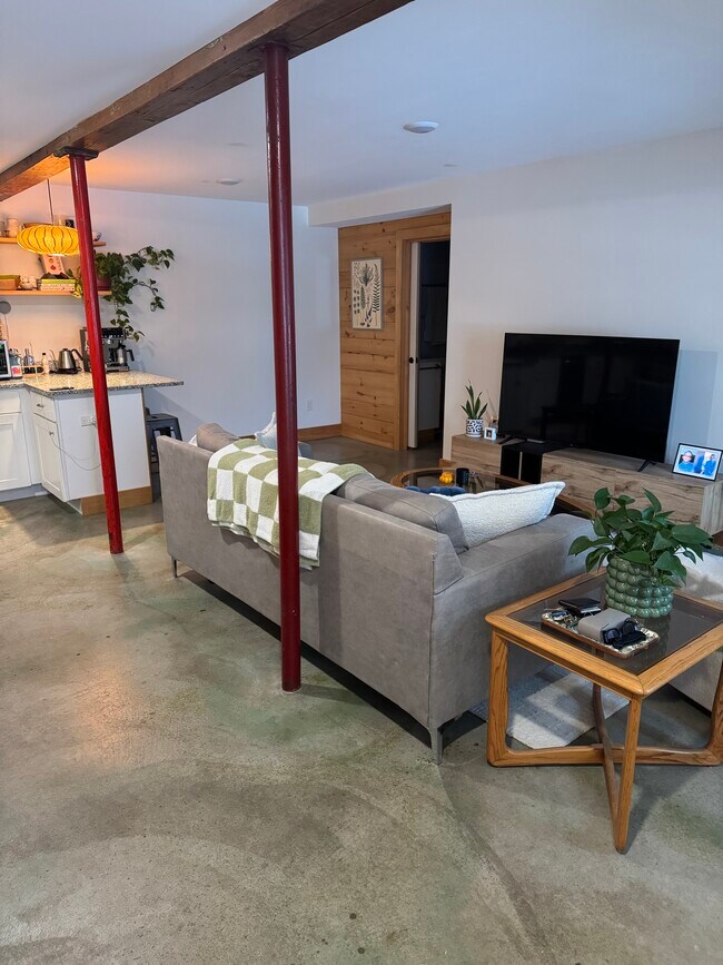 361 S Winooski Ave, Unit #3 in Burlington, VT - Foto de edificio - Building Photo