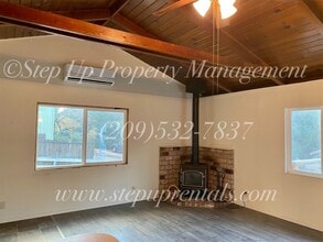 22101 Crystal Falls Dr in Sonora, CA - Building Photo - Building Photo