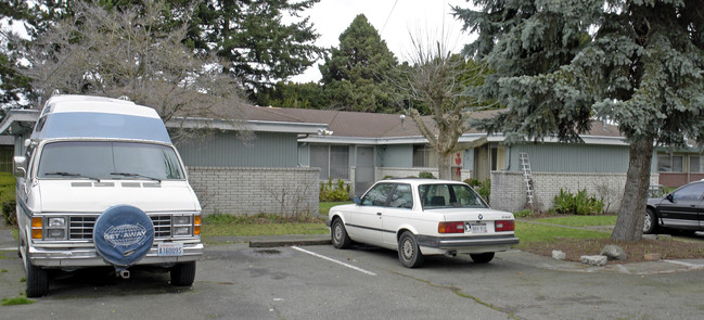 445-451 10th Ave SE in Puyallup, WA - Building Photo - Building Photo