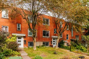 2261 Beaconsfield Av in Montréal, QC - Building Photo