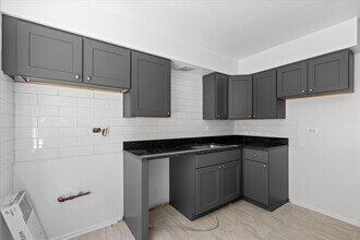 6705 N California Ave in Chicago, IL - Building Photo - Building Photo