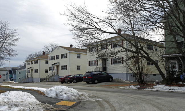 39-43 Acton St in Worcester, MA - Foto de edificio - Building Photo