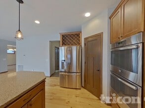 1133 Rosemary Ln in Chaska, MN - Building Photo - Building Photo