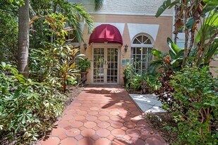 747 Michigan Ave, Unit 201 in Miami Beach, FL - Building Photo