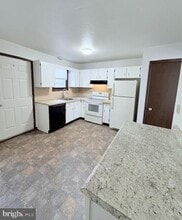207 Catalpa Ln in Red Lion, PA - Building Photo - Building Photo