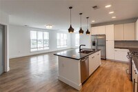 525 North Avenue NE photo'