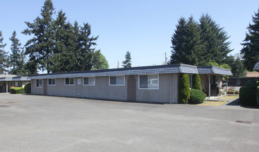 Villaire Apartments in Lakewood, WA - Foto de edificio - Building Photo