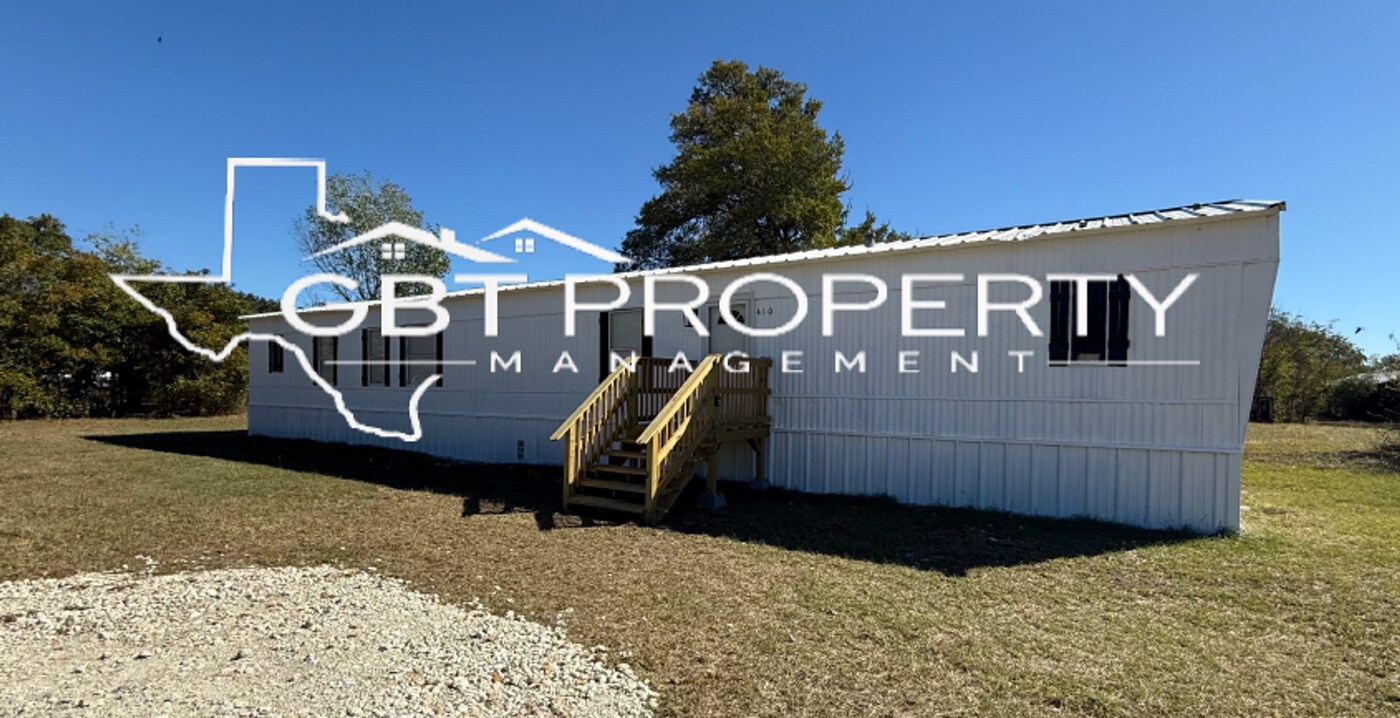 410 E Collins St in Bremond, TX - Building Photo