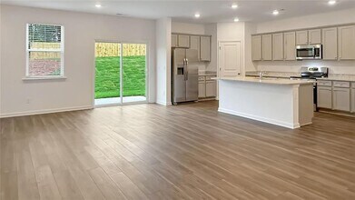 104 Red Maple Wy in Adairsville, GA - Building Photo - Building Photo
