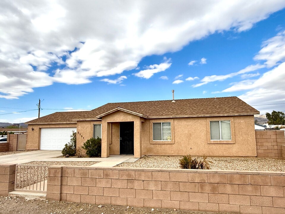 2151 Redondo Ln in Bullhead City, AZ - Building Photo