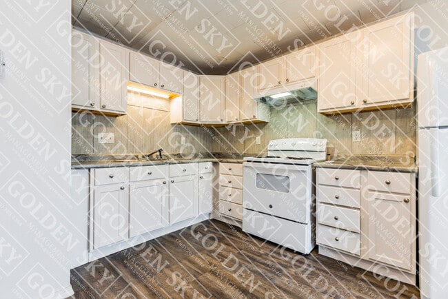 property at 502 W Jackson St