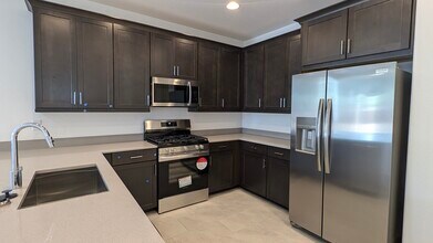 3179 W Morning Vista Ln in Phoenix, AZ - Building Photo - Building Photo