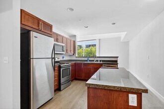 253 Tenth Ave in San Diego, CA - Foto de edificio - Building Photo