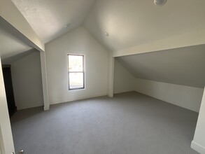 1006 Union St in Pella, IA - Foto de edificio - Building Photo