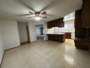 4373 Vistapark Dr in San Jose, CA - Building Photo - Building Photo