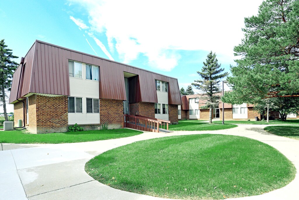 Pines Lapeer West Apartments Lapeer, MI Apartments For Rent