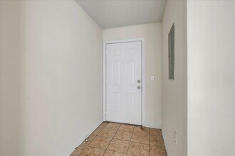 3000 S Adams St in Tallahassee, FL - Foto de edificio - Building Photo