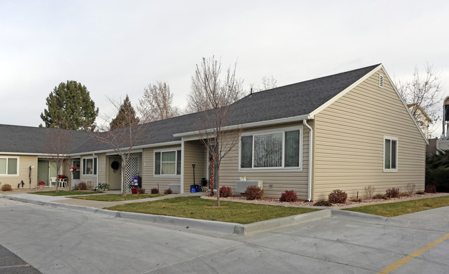 St. Mark's Gardens in Kaysville, UT - Foto de edificio - Building Photo