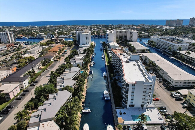 3051 NE 48th St in Fort Lauderdale, FL - Foto de edificio - Building Photo
