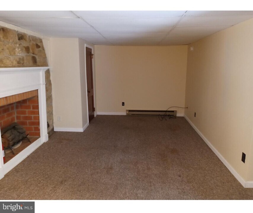 45 N Green St-Unit -9 in Berkeley Springs, WV - Building Photo