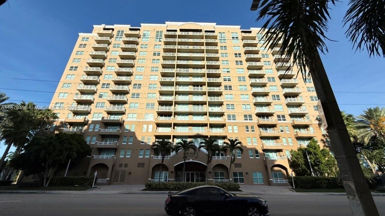 2665 SW 37th Ave in Miami, FL - Building Photo