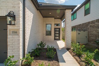 10566 Wild Chives in Shenandoah, TX - Building Photo - Building Photo