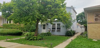2835 S Harvey Ave, Unit 1st floor in Berwyn, IL - Building Photo