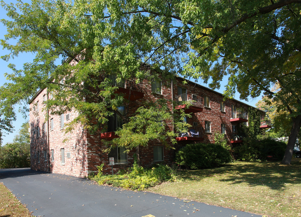 233 W Cascade Ave in River Falls, WI - Building Photo
