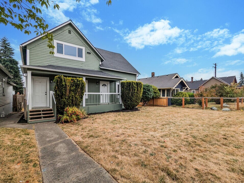 2607 Walnut St in Everett, WA - Building Photo
