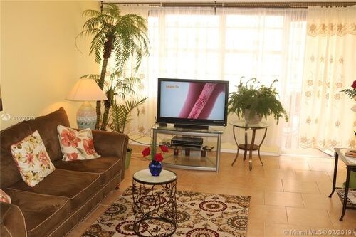 250 174th St-Unit -91B in Sunny Isles Beach, FL - Building Photo - Building Photo