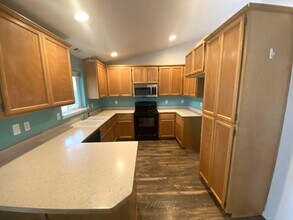 1414 Pheasant Way in Central Point, OR - Building Photo - Building Photo