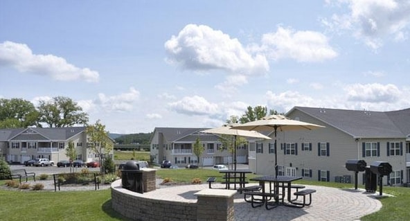 Colonial Manor Apartments in Horseheads, NY - Foto de edificio