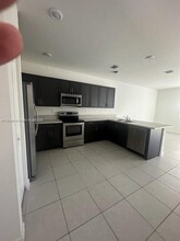 1166 SE 26th Ter in Homestead, FL - Foto de edificio - Building Photo
