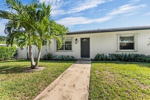 632 Allen Ave, Unit 1 in Delray Beach, FL - Building Photo