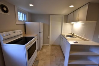 909 Maplewood Ave in Takoma Park, MD - Building Photo - Building Photo