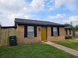 802 Frio Cir in Bryan, TX - Building Photo