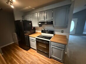 12 Oak Forest Pl in Maumelle, AR - Foto de edificio - Building Photo