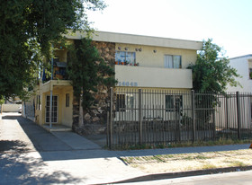 14642 Delano St Apartments