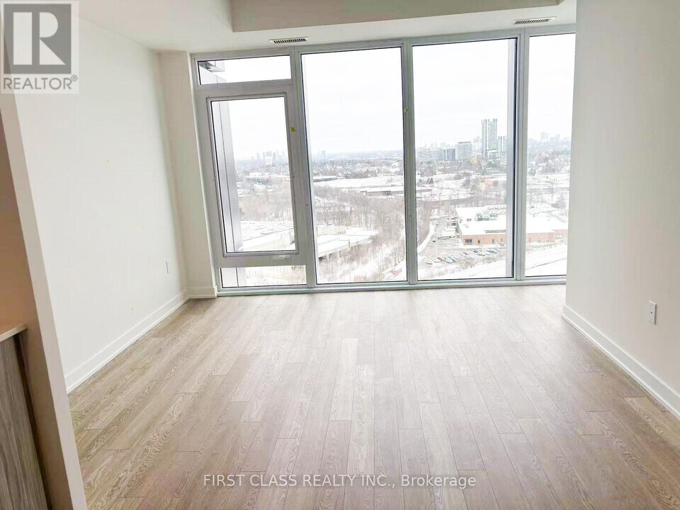 1 Quarrington Lane in North York, ON - Building Photo