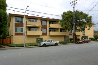 342 Highland Ave in San Mateo, CA - Foto de edificio - Building Photo
