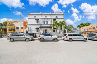 1029 SW 5th St in Miami, FL - Building Photo - Primary Photo