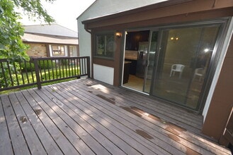 183 Cascade Dr in Indian Head Park, IL - Building Photo - Building Photo